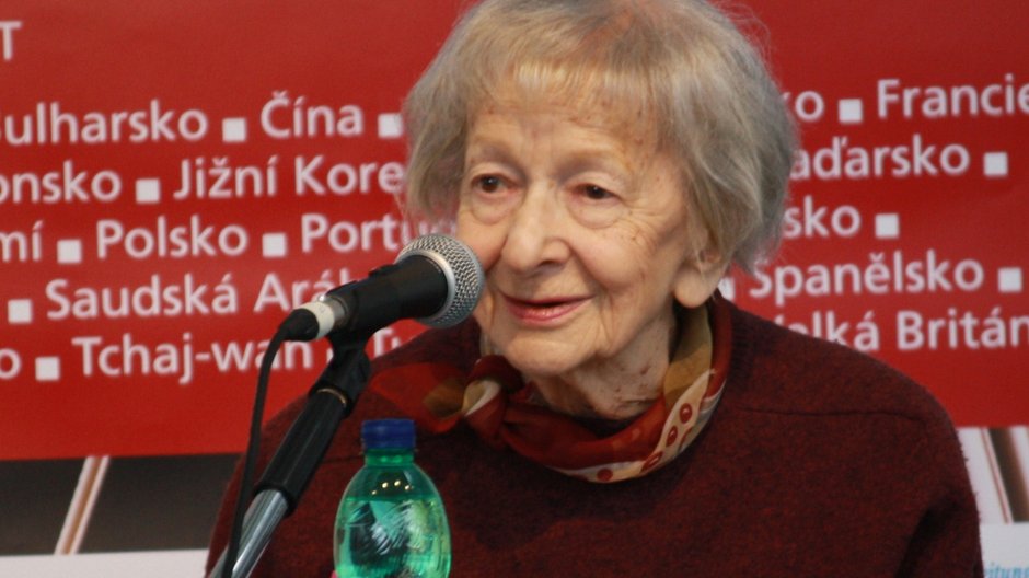 Wisława Szymborska čte - Svět knihy 2010 (002)