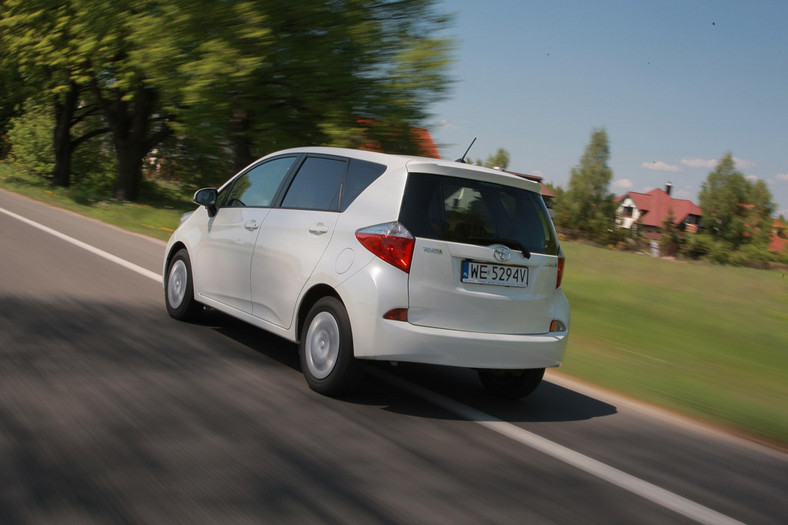 Toyota Verso S: mikrovan z makro wnętrzem