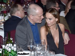 Pokazuje, co może. Dziewczyna Piotra Zelta bardzo nie lubi stanika