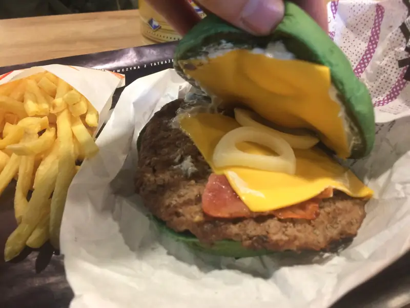 Koszmarny burger bez kurczaka - środek 