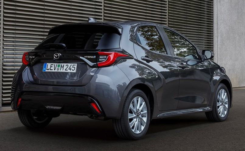 Mazda 2 nowej generacji została hybrydą