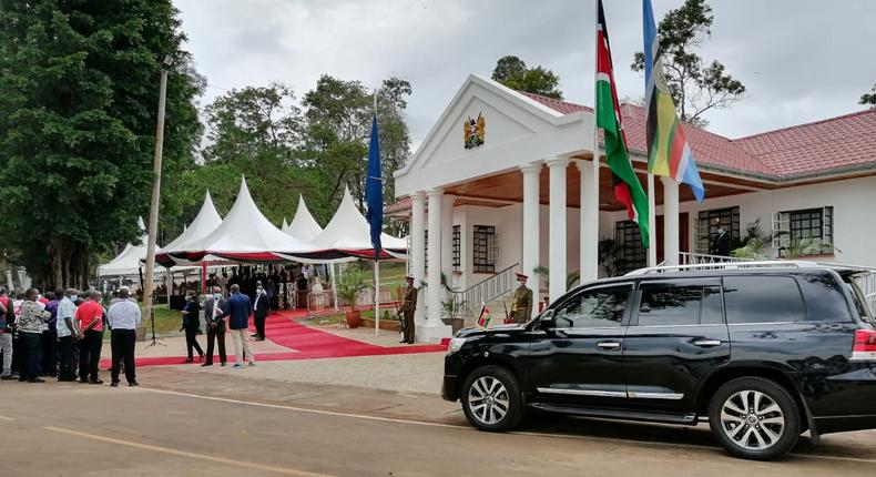 President Uhuru Kenyatta, former Prime Minister Raila Odinga receive BBI Report at Kisii State Lodge