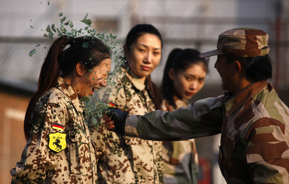Kobiety w chińskiej szkole ochroniarzy
