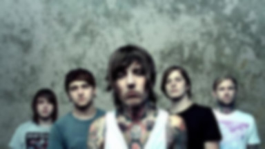 Lider Bring Me The Horizon wskoczył na stół zespołu Coldplay