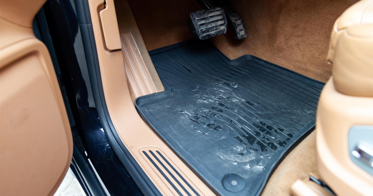 Gdzie wyrzucić stare dywaniki samochodowe? To nie takie proste jak się wydaje