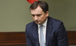 Adwokatura stanie przed trybunałem. Konstytucjonaliści uważają wniosek Ziobry za chybiony