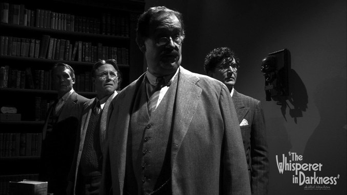 Kadr z filmu „Szepczący w ciemności”, ekranizacji opowiadania H.P. Lovecrafta