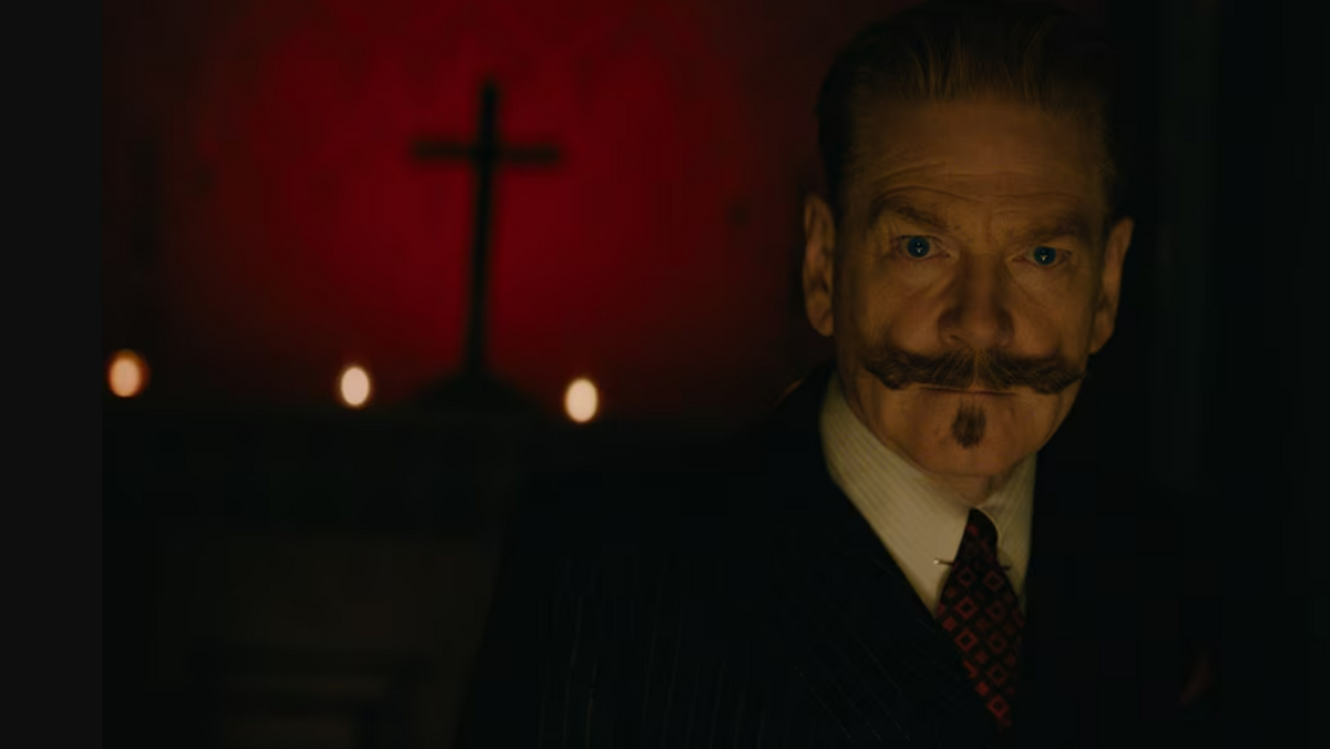 Kenneth Branagh jak Herkules Poirot w filmie Duchy w Wenecji