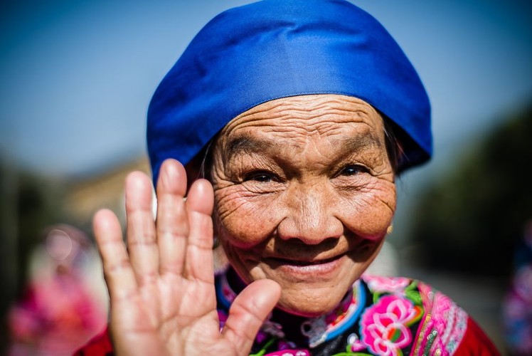 Kobieta z plemienia Yi, Chiny; fot. T. Bogusz / 'Pirania na kolację'