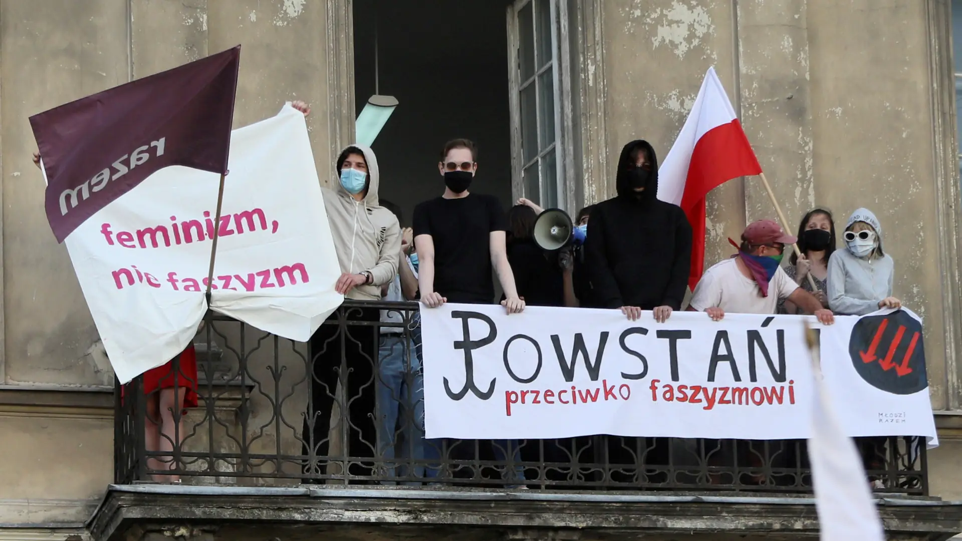 Lewicowe transparenty "zakłócały spokój" Marszu Narodowców. Interweniowała policja