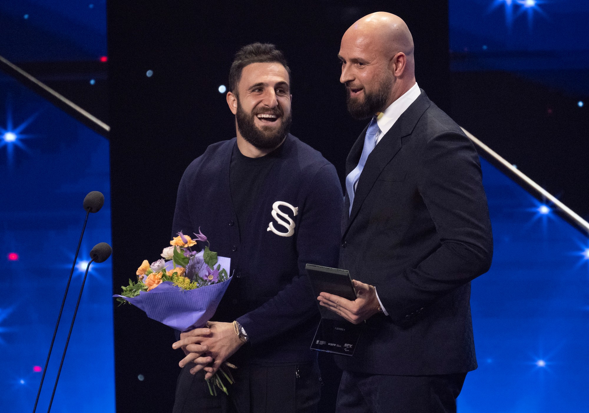 Galavečer Športovec roka - futbalista ŠK Slovan Bratislava Tigran Barseghjan, viceprezident a generálny riaditeľ klubu Ivan Kmotrík mladší.