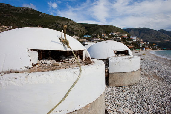 Bunkry z czasów Envera Chodży, Albania