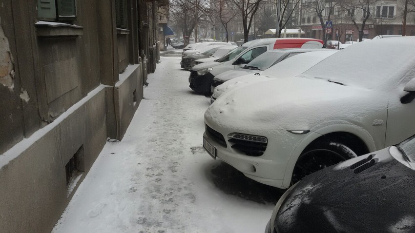 Sneg napravio problem u saobraćaju