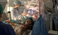 Pacjentka grała na skrzypcach. Podczas operacji