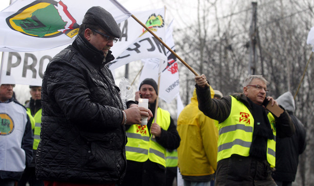 Prezydent petycję przyjmie, ale z żonami górników się nie spotka