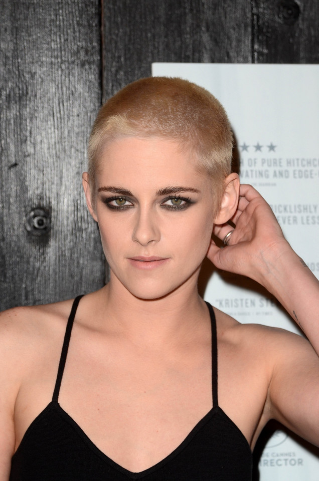 Prawie łysa Kristen Stewart promuje film "Personal Shopper"