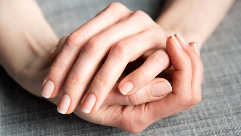 Jak zadbać o paznokcie – zniszczone po hybrydzie lub osłabione?  