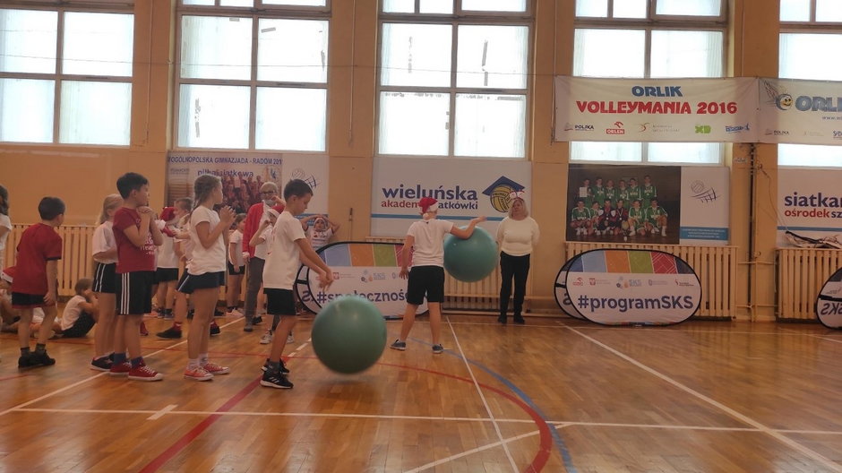 Uczniowie wieluńskiej podstawówki ćwiczyli pod okiem wicemistrzyni olimpijskiej