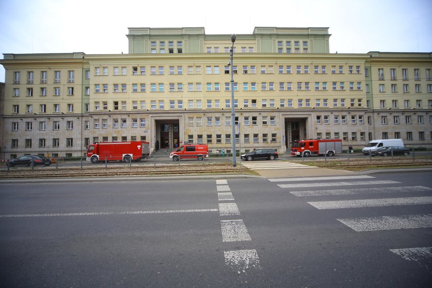 Straz pożarna na przed budynkiem Sądu Rejonowego, gdzie doszło do wypadku