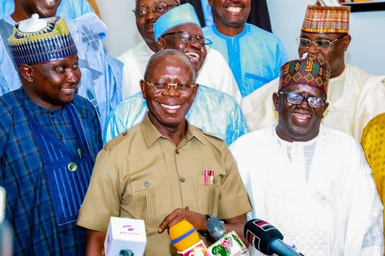 Hon. Hassan Doguwa, APC National Chairman, Comrade Adams Oshiomhole and other party faithful. [Twitter/@ShuwakiYusuf]