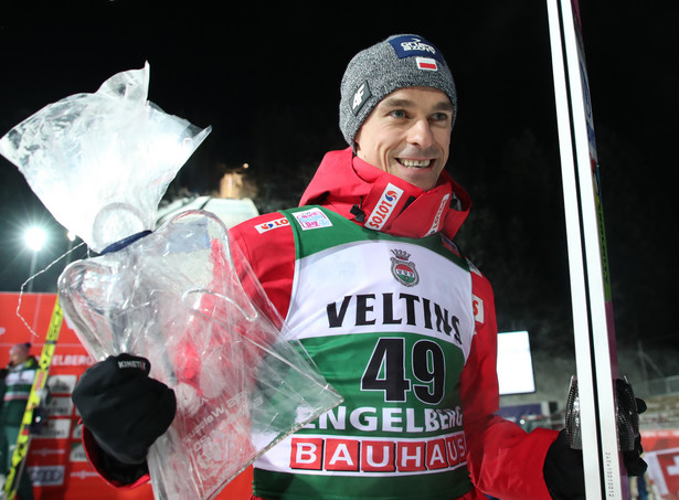 PŚ w skokach: Piot Żyła na podium w Engelbergu. Kamil Stoch w pierwszej "10"