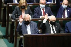 PiS nie rezygnuje z ustawy medialnej. Terlecki: Trzeba podjąć inne działania