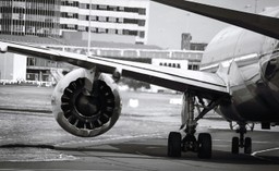 Silniki dreamlinerów LOT do wymiany. Jak to wpłynie na bezpieczeństwo pasażerów?