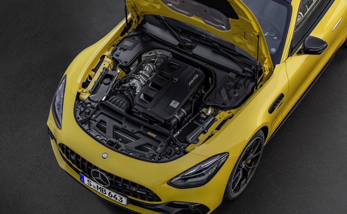 Mercedes-AMG GT ma nowy silnik i rozkręca imprezę.