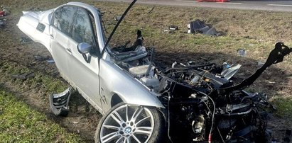 Makabryczny wypadek. To było bmw. Zostało przecięte na pół [ZDJĘCIA]