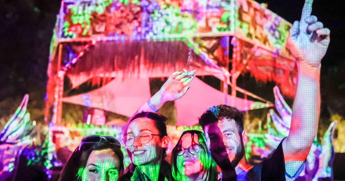 Photographer S Pictures Show The Moments Before Hamas Attacked A Music