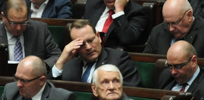 Kłopotek i Dąbrowski zagłosowali przeciwko rządowi? Wylecą z PSL?