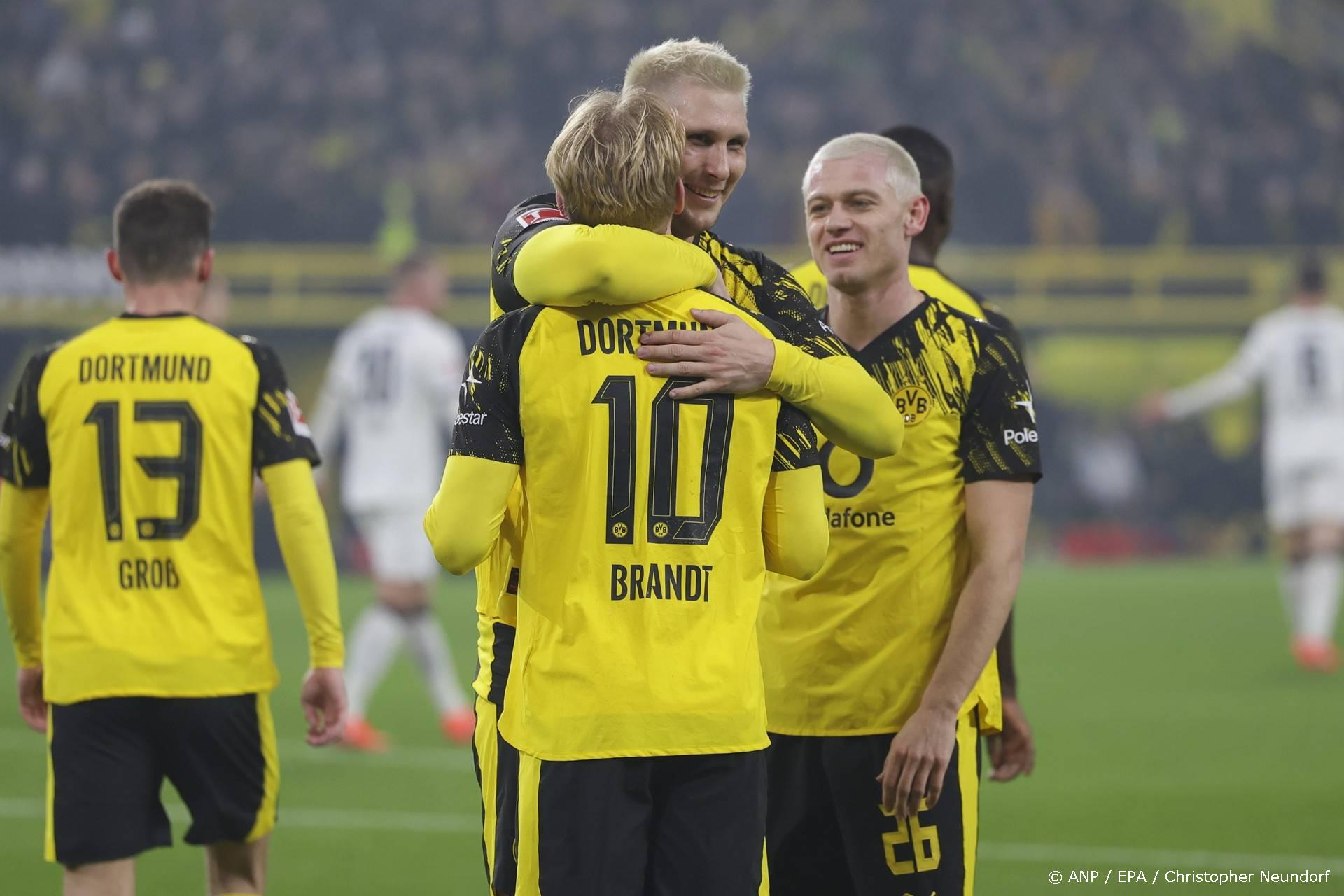 116e verjaardag: Dortmund wint en klimt naar plek 2