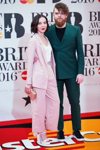 Jack Garratt z partnerką na gali Brit Awards 2016