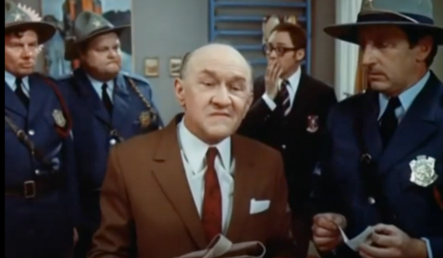 Český herec František Filipovský vo filme Čtyři vraždy stačí, drahoušku. 