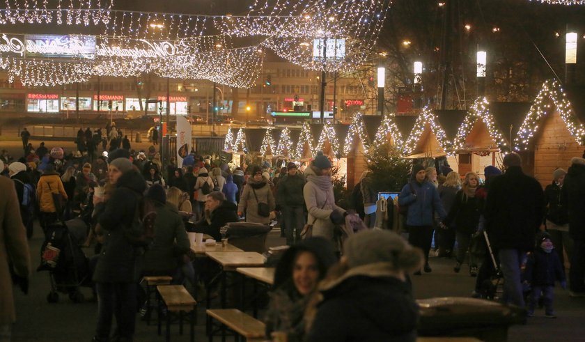 Jarmarki przyciągają ofertą na świąteczne zakupy 