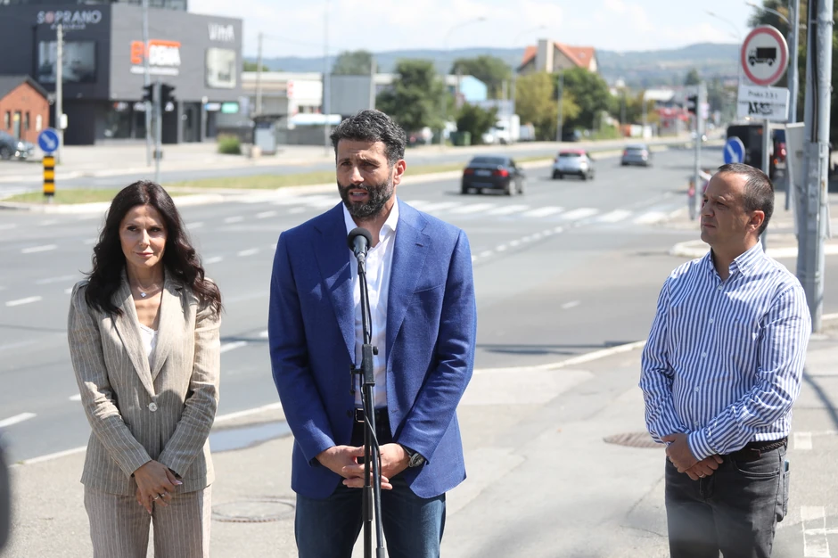 Aleksandar Šapić obišao rekonstruisanu Višnjičku ulicu na Paliluli