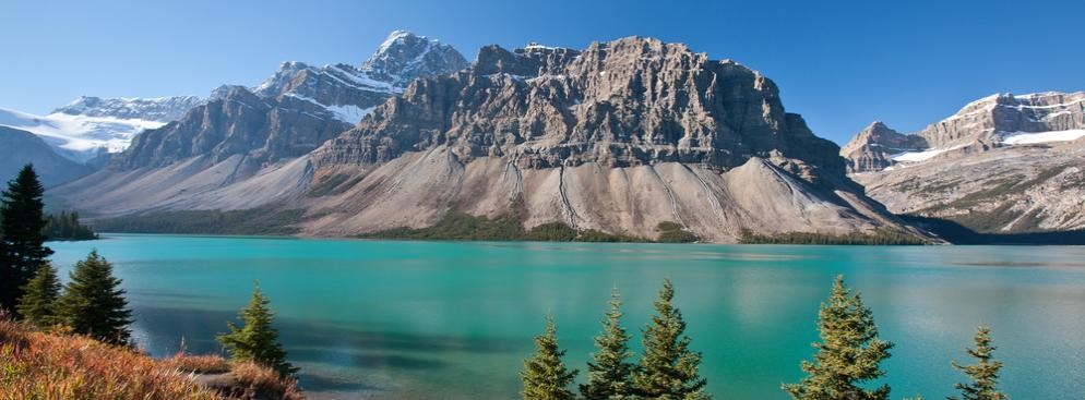 Canadian Rockies - pasmo w Górach Skalistych w Kanadzie. Uroda Kanadyjskich Gór Skalistych tak mocno zadziałała na decydentów ze światowej organizacji UNESCO, że cztery obszary chronione na terenie kanadyjskich Rockies, jak w skrócie są nazywane Góry Skaliste zostały wciągnięte na światową listę dziedzictwa kulturalnego i przyrodniczego UNESCO.