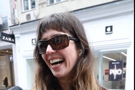 Sreli smo devojku u GEN-Z stajlingu kao sa ulica Londona: NAOČARE su iz second handa, DŽEMPER je prisvojila, a BUNDA krije posebnu priču!