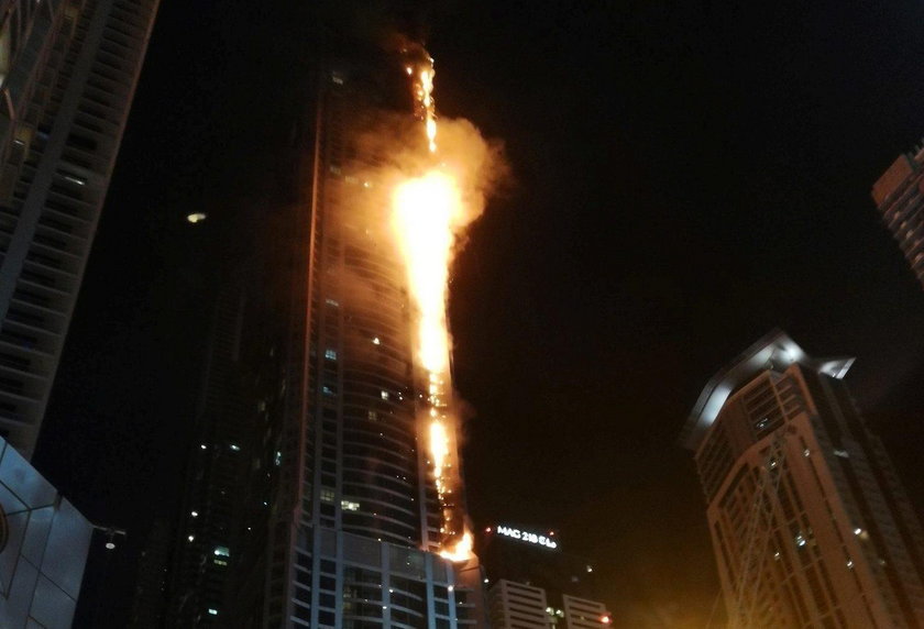Pożar drapacza chmur w Dubaju