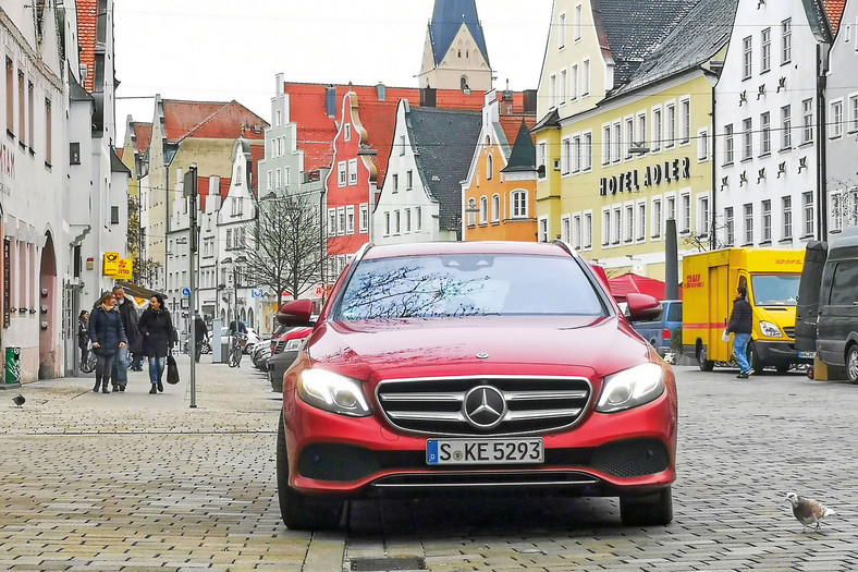 Używany Mercedes klasy E 220 d T - test 100 000 km zaliczony na piątkę