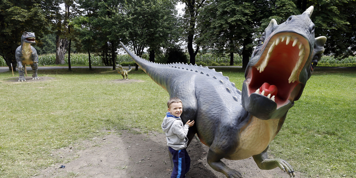 Siemianowice Śląskie. Dinozaury w parku Rzęsa 