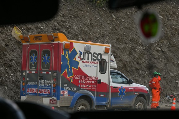 KOMBI SLETEO U PROVALIJU Teška nesreća u Peruu: Poginulo najmanje 14 osoba, među njima i DETE
