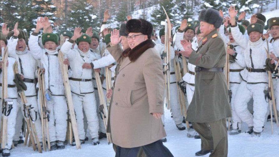 Kim Dzong Un i specjalna jednostka wojskowa (2016 r.)
