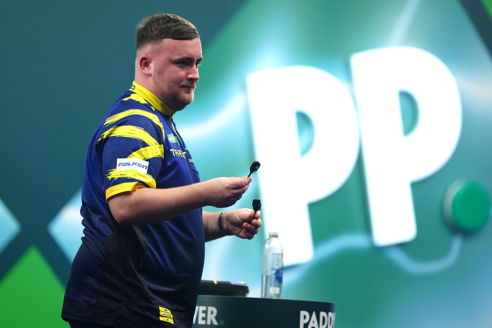 Darts-Weltmeister Luke Littler: Als Kind Augen-OP wegen Fehlstellung