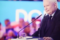 Warszawa, 15.05.2021. Transmisja TVP Info prezentacji programu Prawa i Sprawiedliwości Polski Ład z udziałem prezesa PiS Jarosława Kaczyńskiego, 15 bm. (ls/dw) PAP/Leszek Szymański