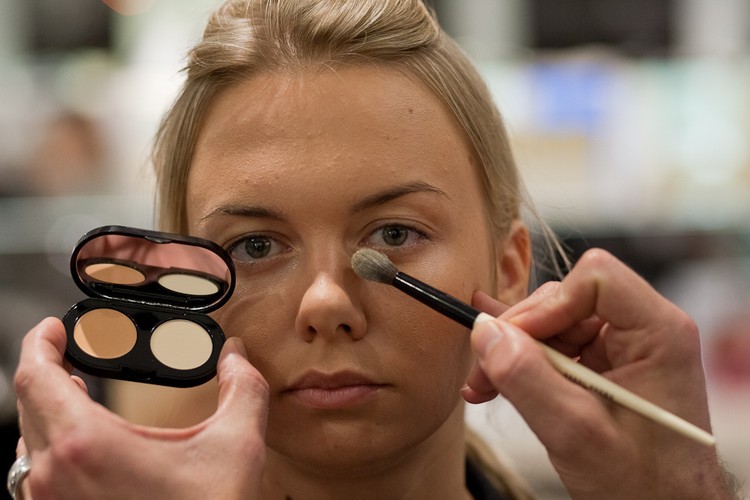 Drobne poprawki korektorem.