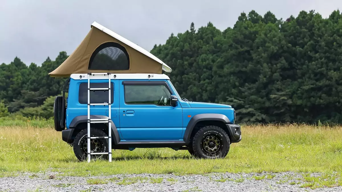 Suzuki Jimny z namiotem dachowym Kamado Canotier J3