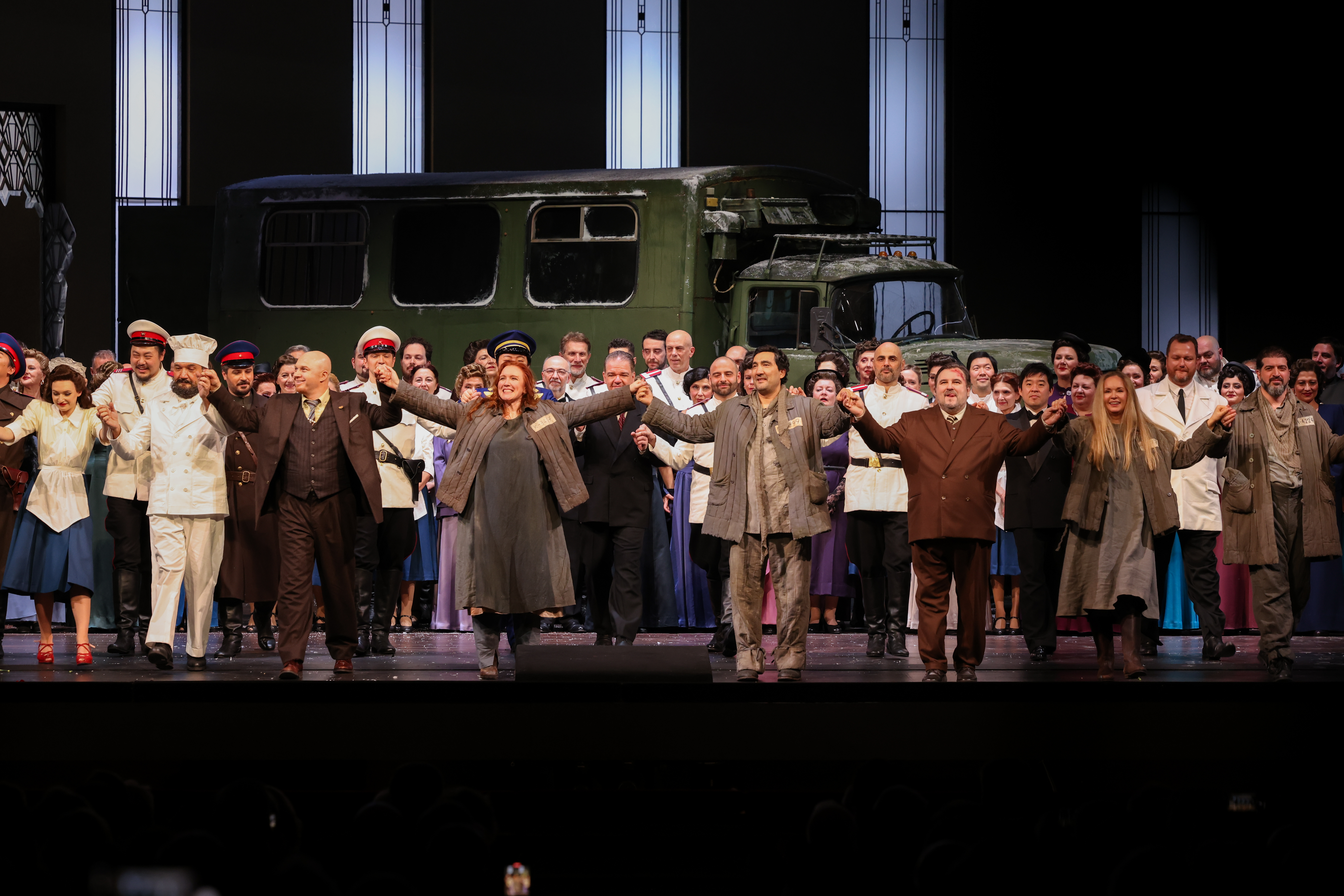 Malore alla Scala: Chailly interrompe lo spettacolo e finisce in ospedale