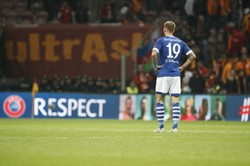 Piłkarz reprezentacji kraju pobity na ulicy. Ma złamaną kość podstawy czaszki