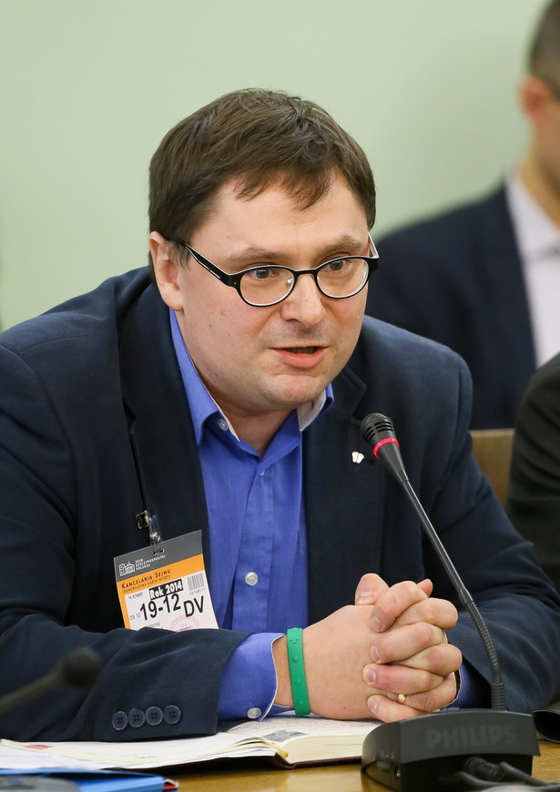 Sprawa zatrzymania dziennikarzy w PKW. Terlikowski domaga się konsekwencji wobec policji